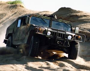 HMMWV M1026 1984 года 